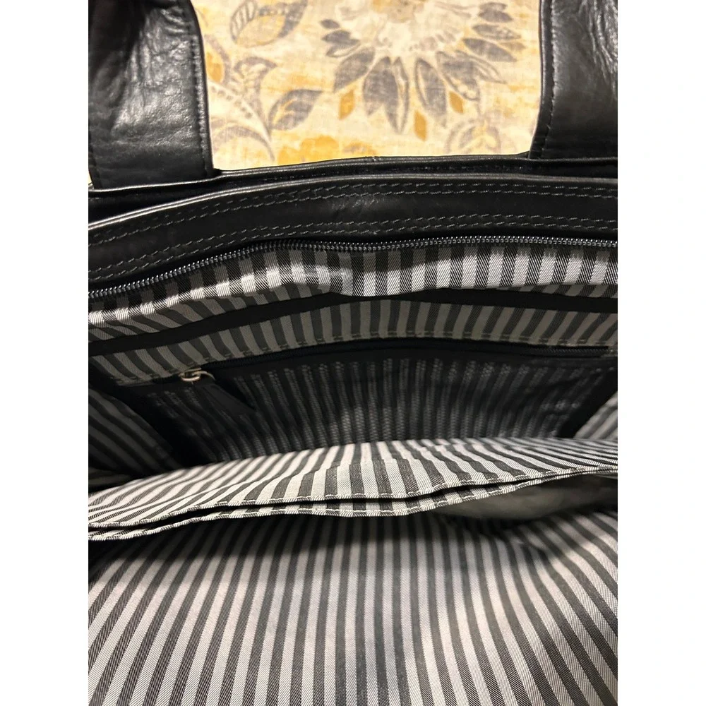 Winn International Black Leather Briefcase Laptop Bag Style 5428‎ NWT